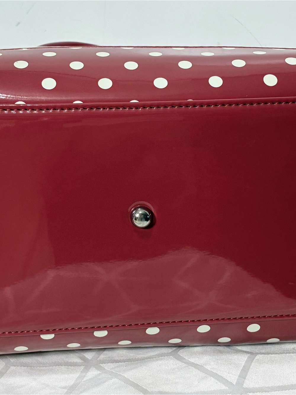Score Game Day Bag NWT. Dustbag, charm, NOS, maroon white - Picture 6 of 12